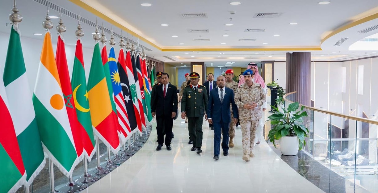 Minister of Defense and National Service visits IMCTC Headquarters