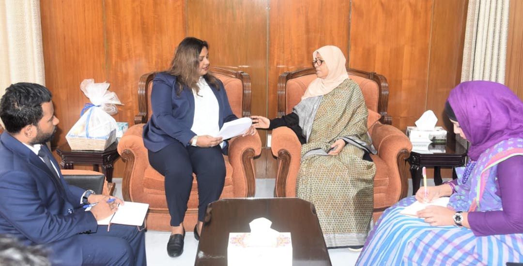 High Commissioner Shiuneen meets Health Adviser to discuss healthcare cooperation
